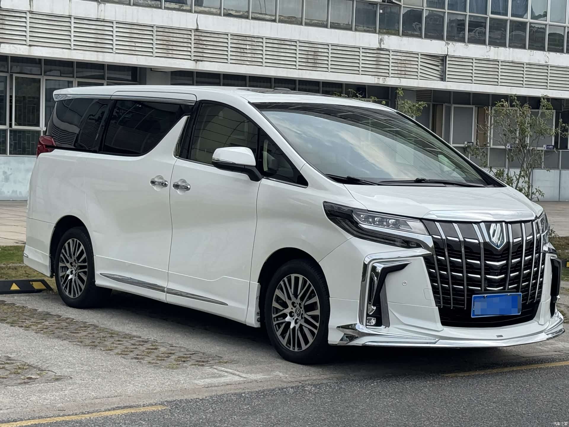 Toyota Alphard, 2016 2