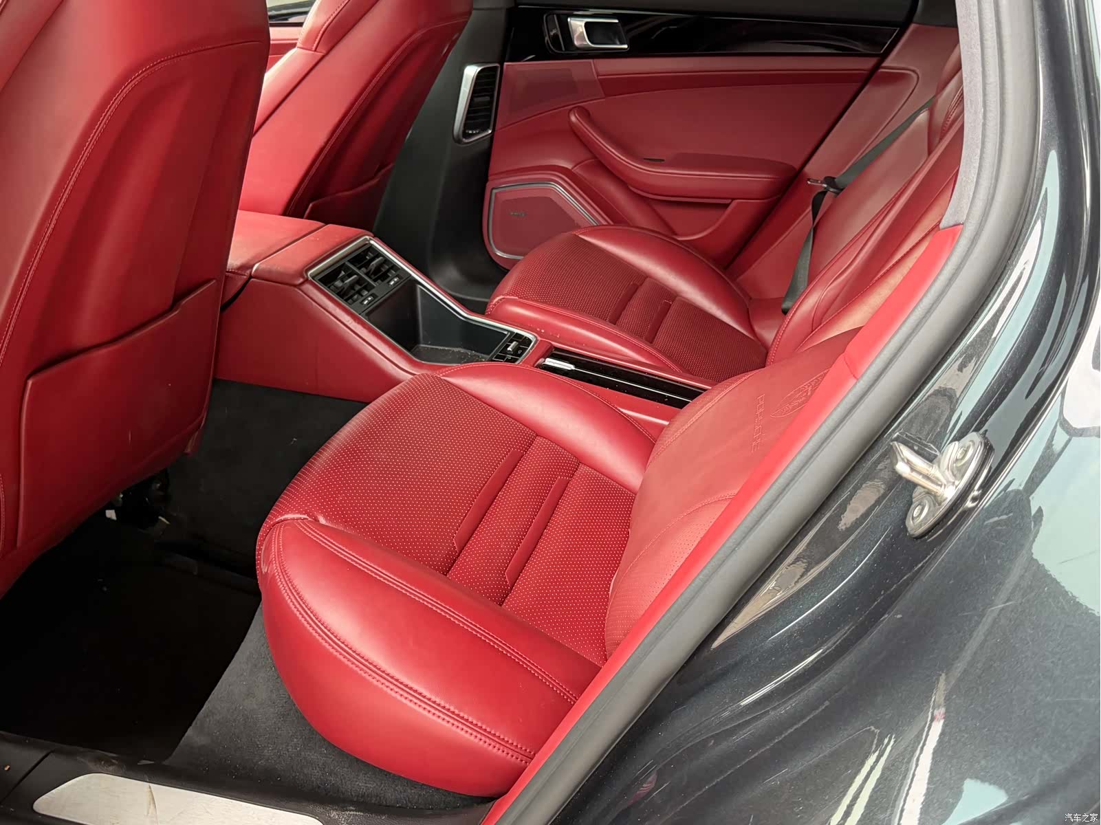 Porsche Panamera, 2019 все фото