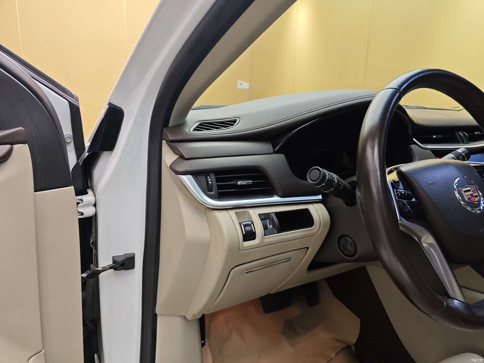 Cadillac XTS, 2015 13
