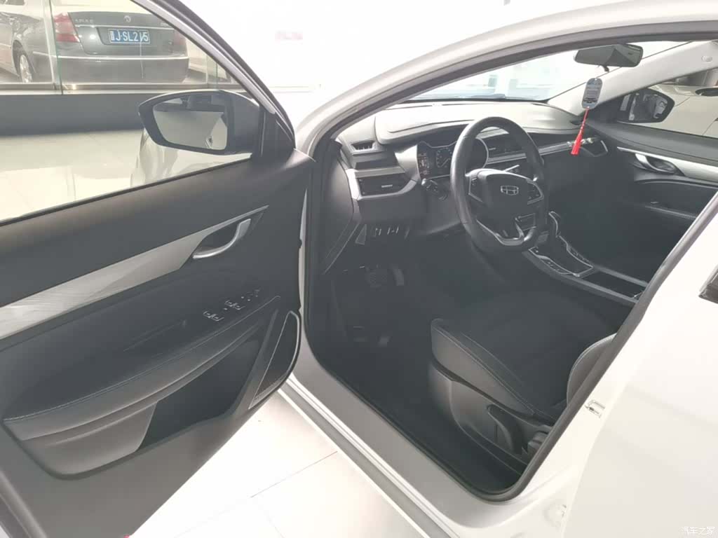 Geely Emgrand, 2020 16