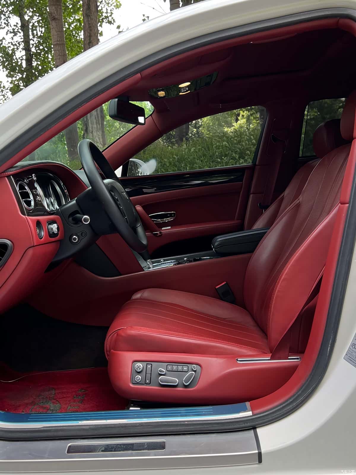 Bentley Flying Spur, 2014 7