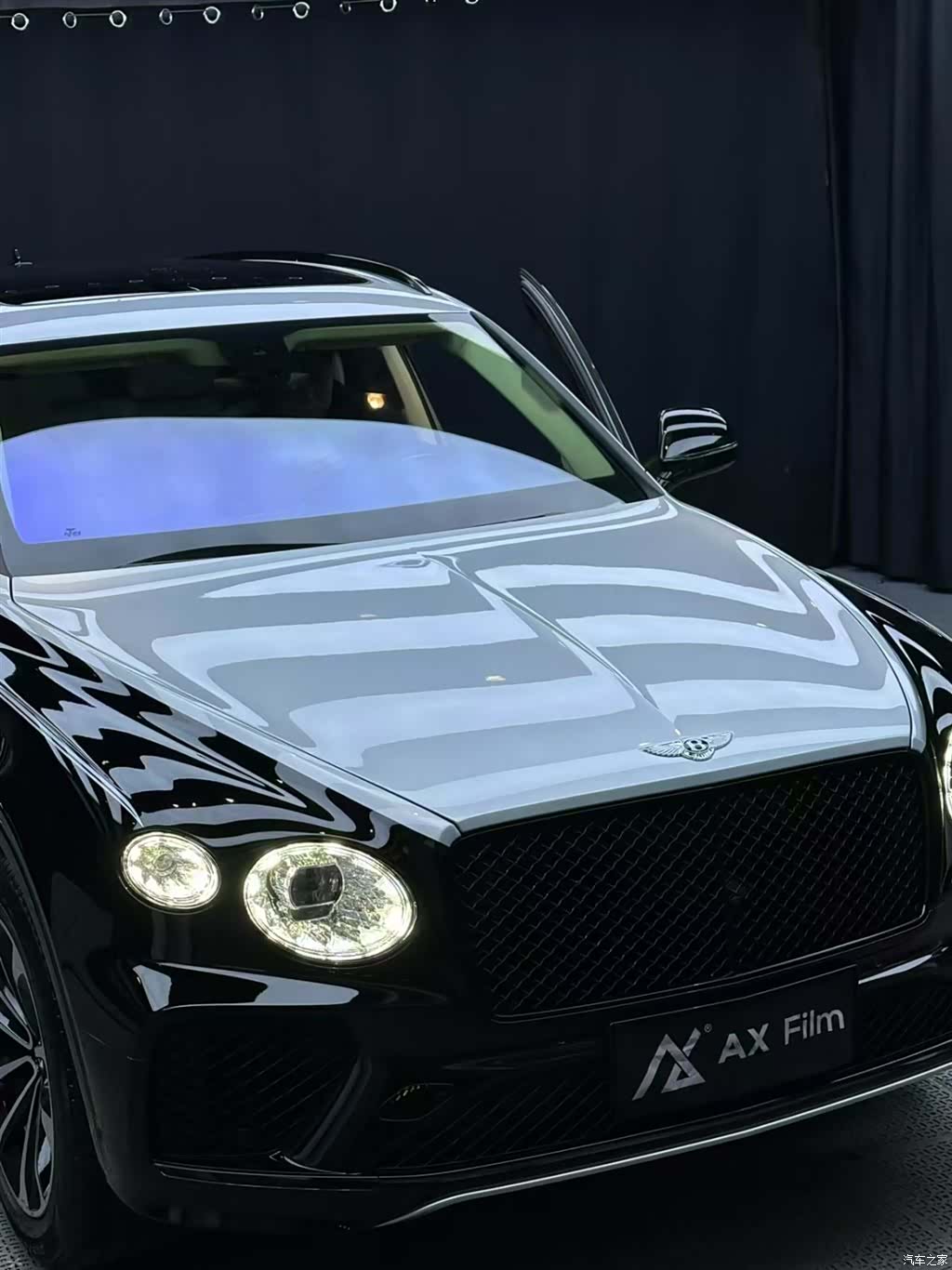 Bentley Bentayga, 2024 все фото