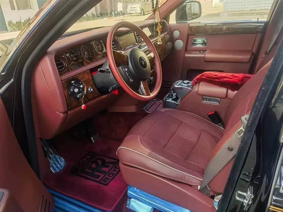 Rolls-Royce Phantom