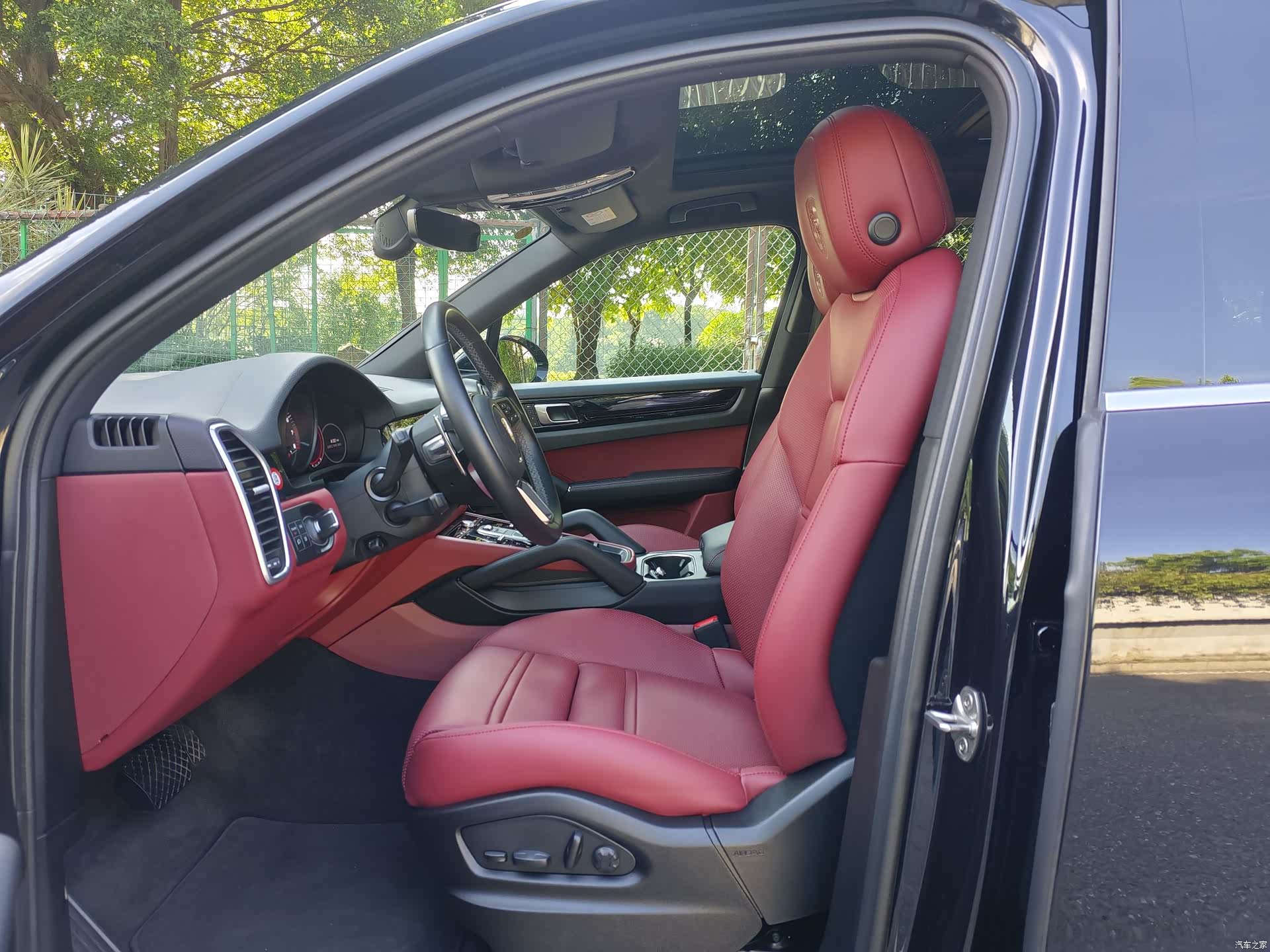 Porsche Cayenne, 2022 все фото