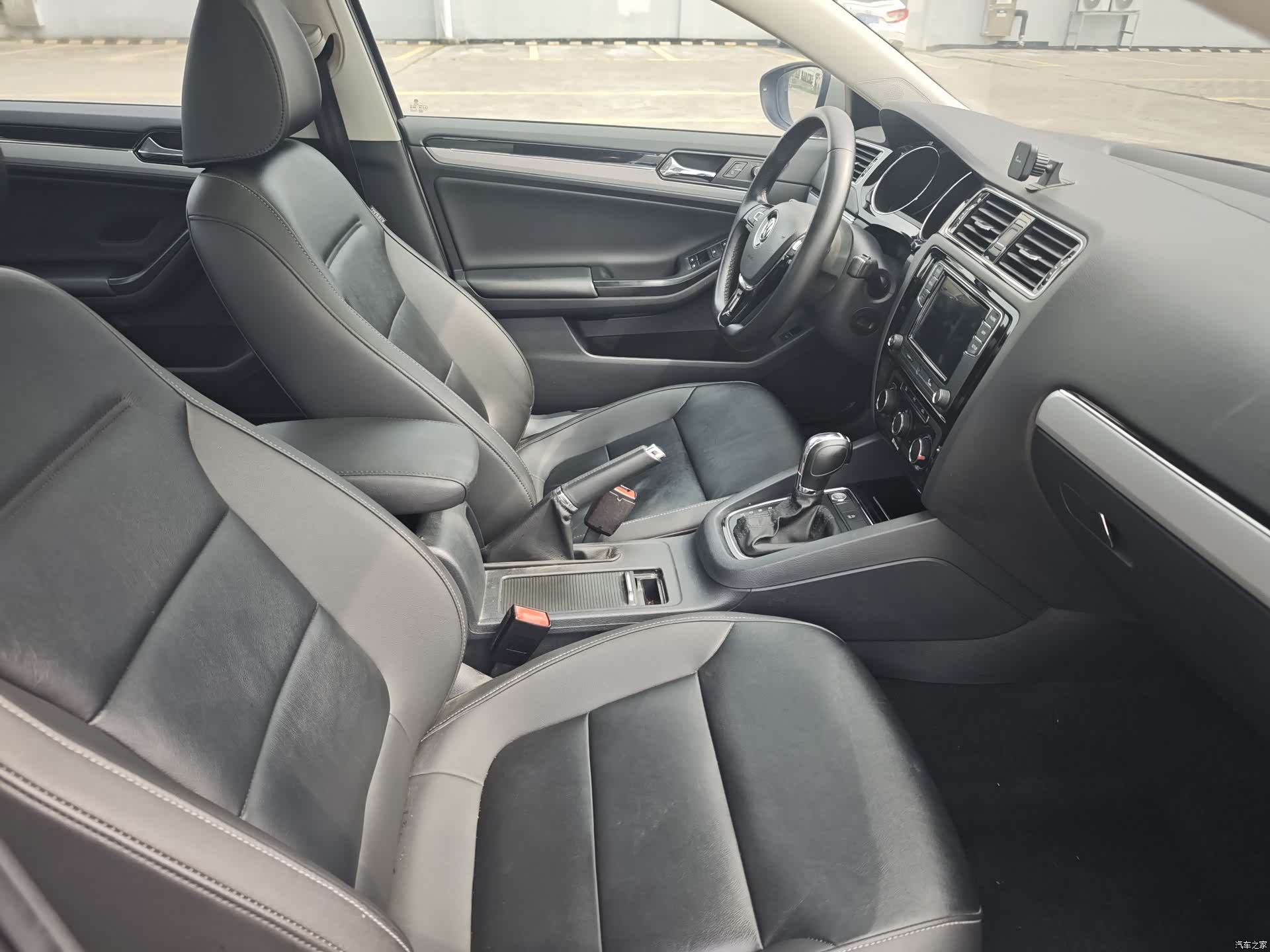 Volkswagen Sagitar, 2019 10