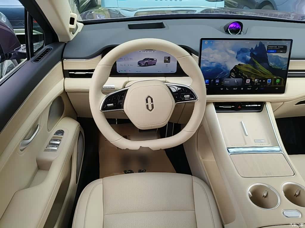 AITO M5, 2025 11