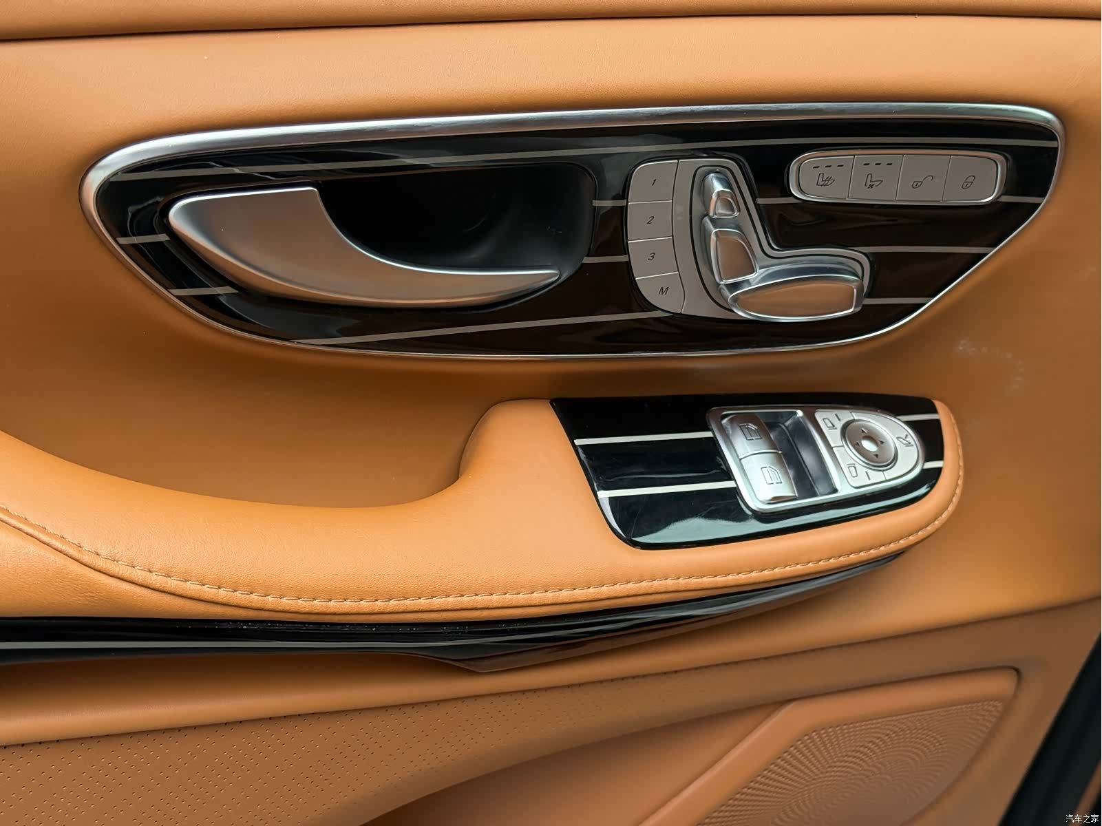 Mercedes-Benz V-Class, 2023 6