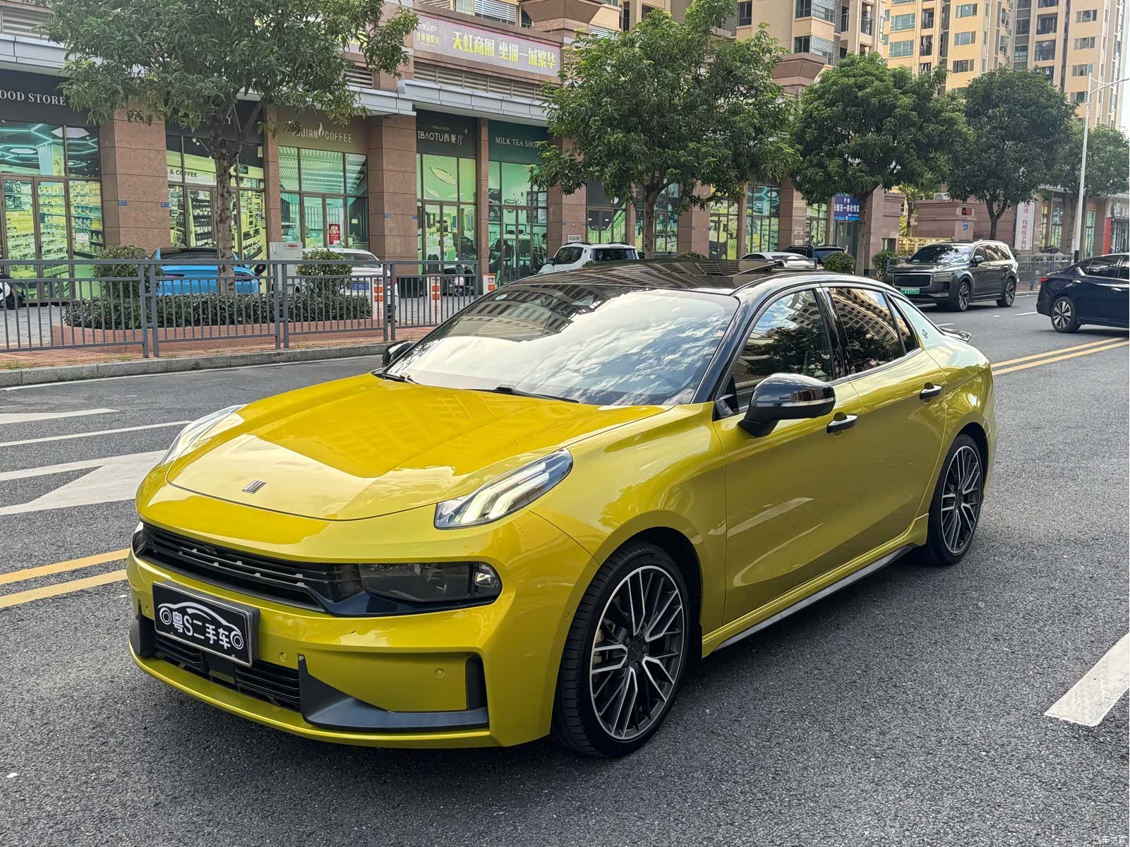 Lynk & Co 02