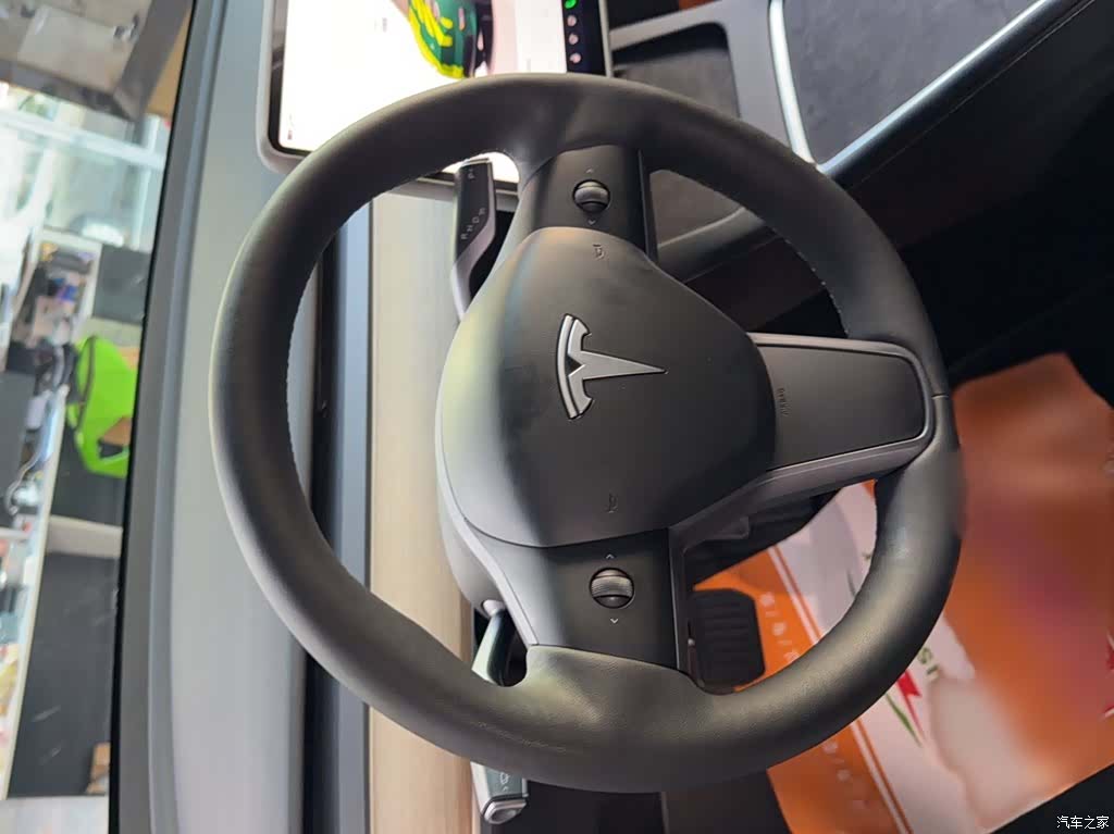Tesla Model Y, 2023 12