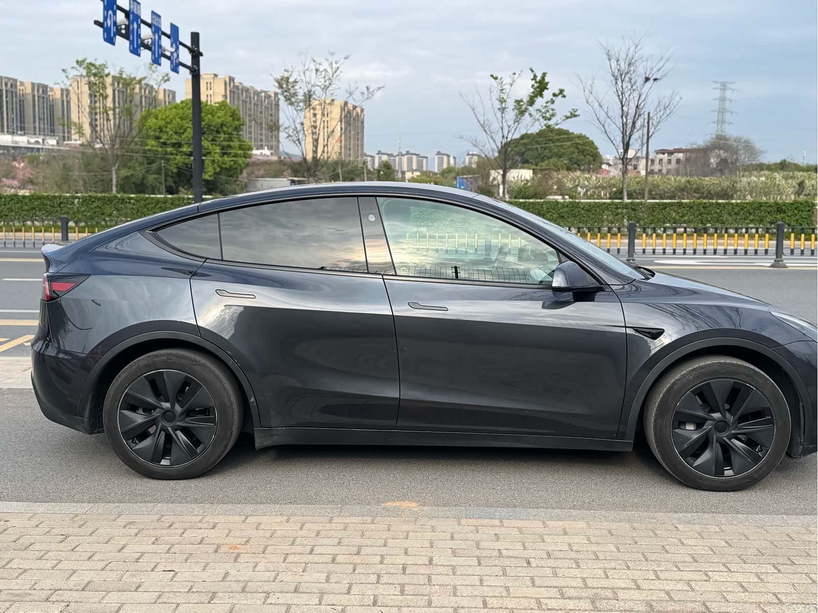 Tesla Model Y, 2024 7