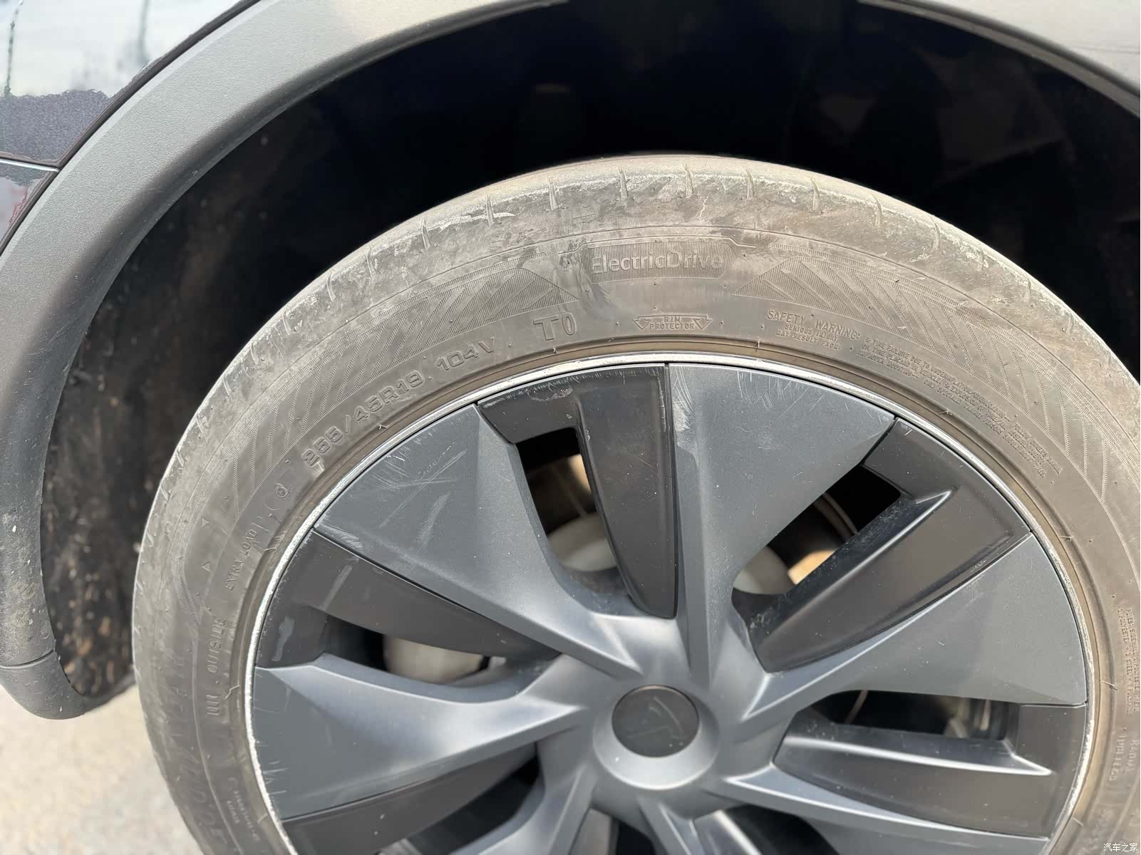 Tesla Model Y, 2024 14