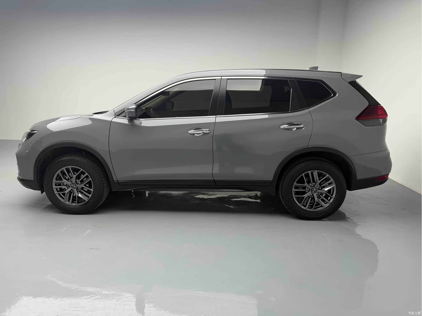 Nissan X-Trail, 2025 4