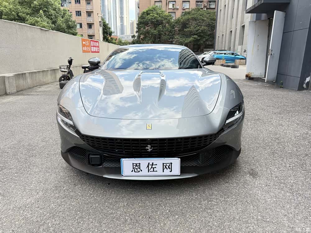 Ferrari Roma, 2021 4