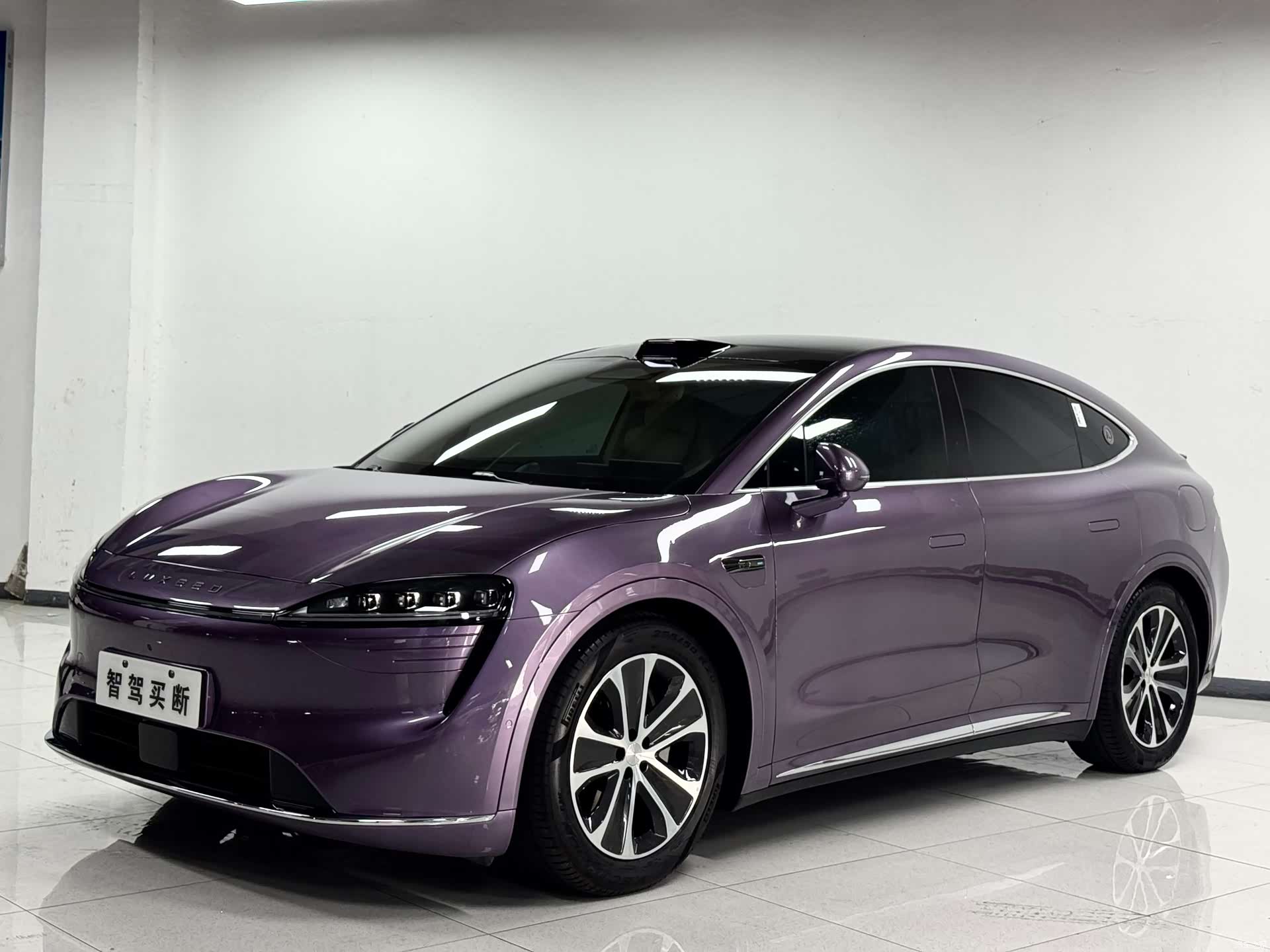 Luxeed R7