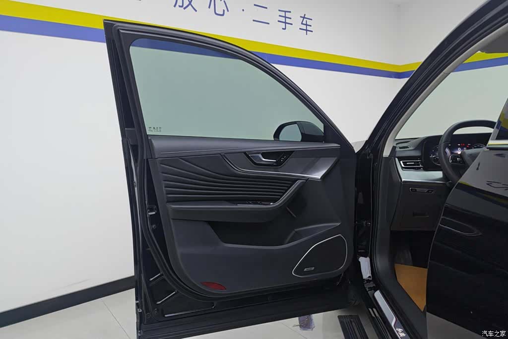 Hongqi HS5, 2024 7