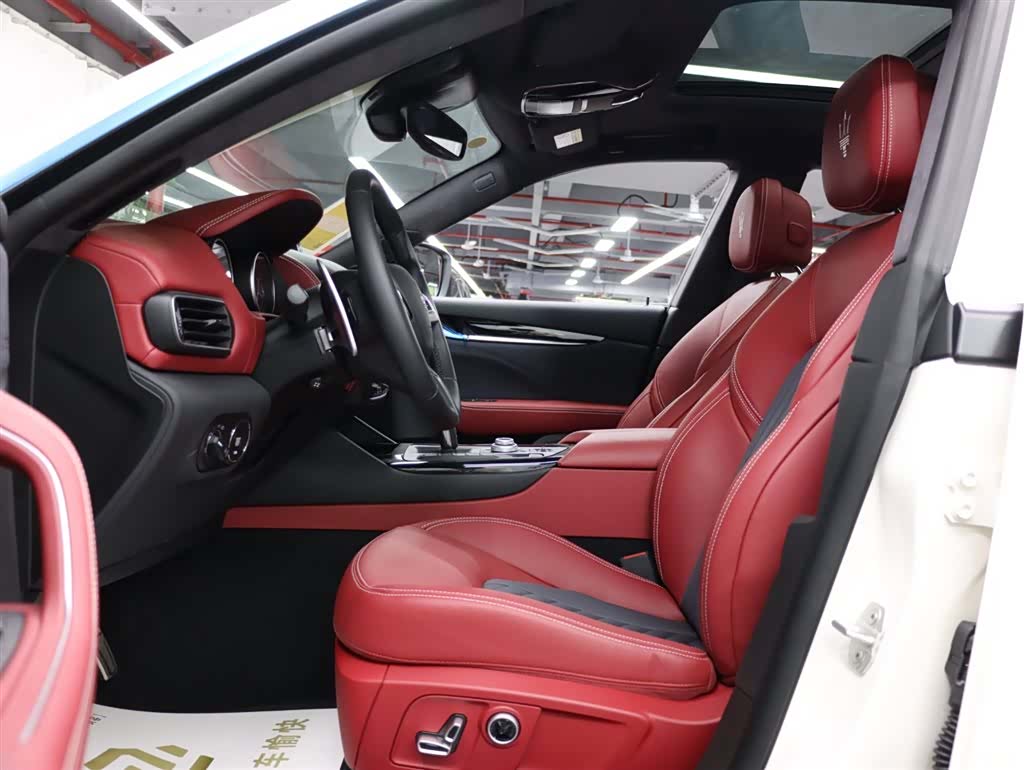 Maserati Levante, 2024 7