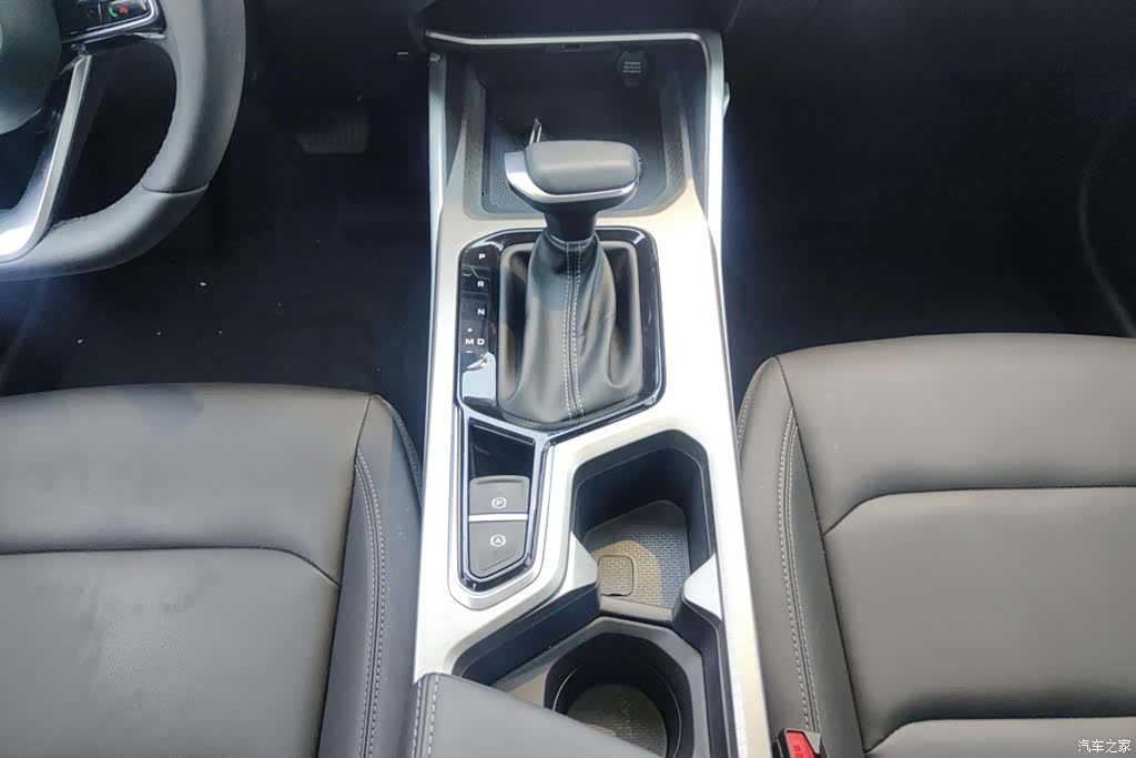Geely Emgrand, 2025 16
