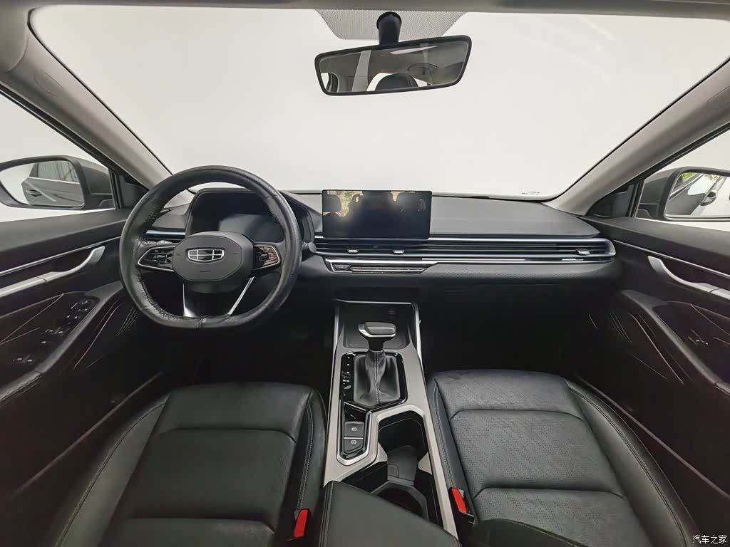 Geely Emgrand, 2022 все фото