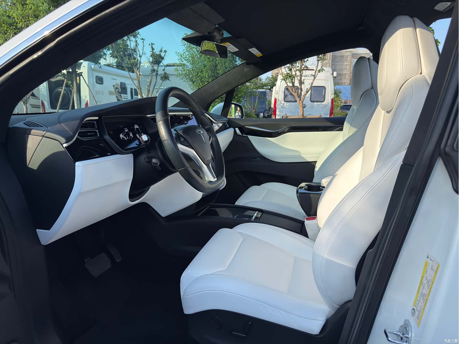 Tesla Model X, 2017 8
