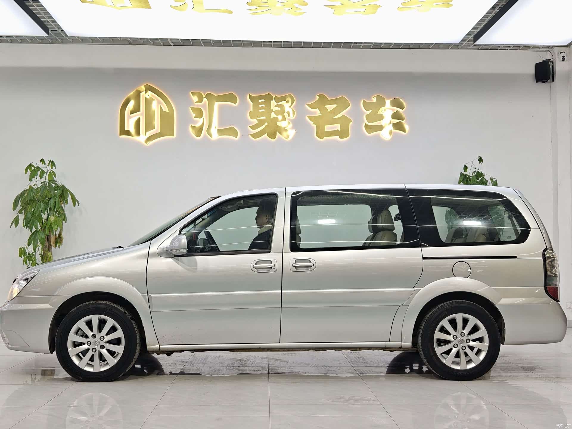 Buick GL8, 2014 10