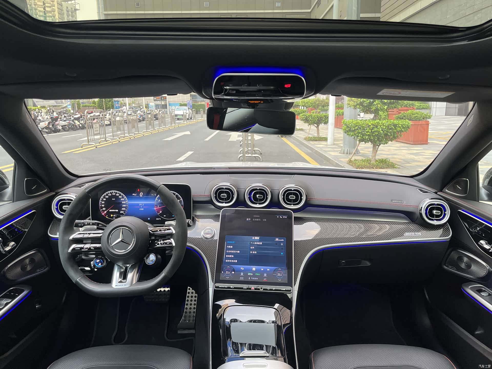 Mercedes-Benz C-Class, 2025 14