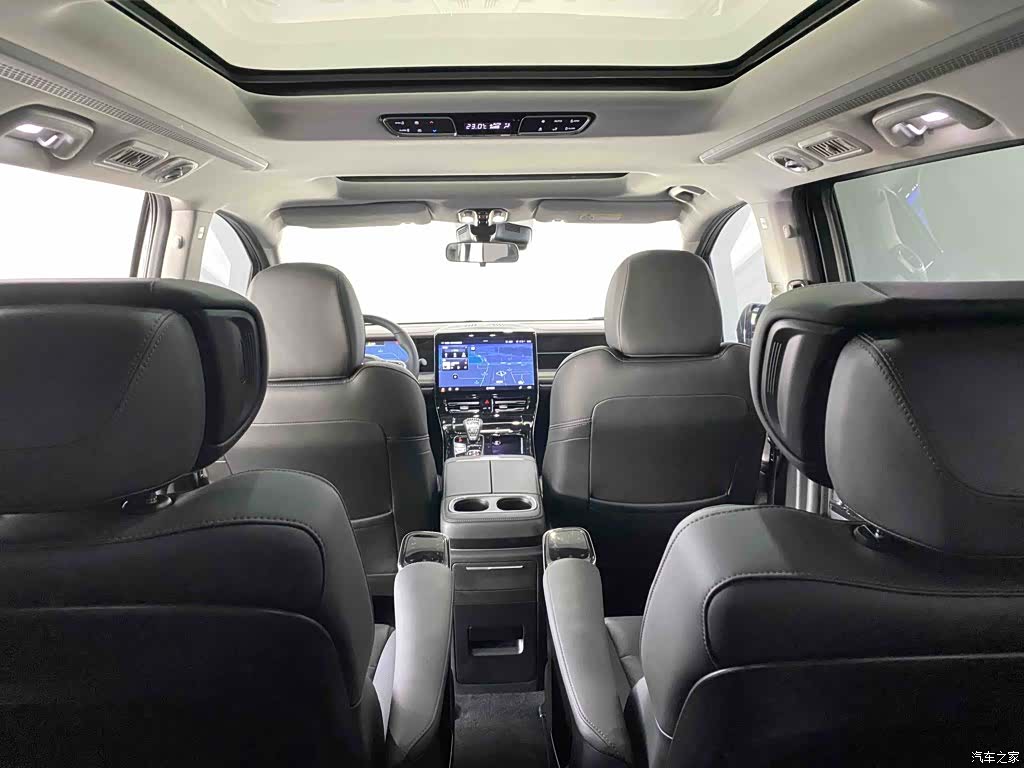 Trumpchi M8, 2025 31