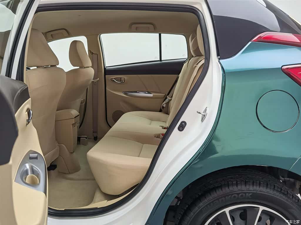 Toyota YARiS L, 2015 15