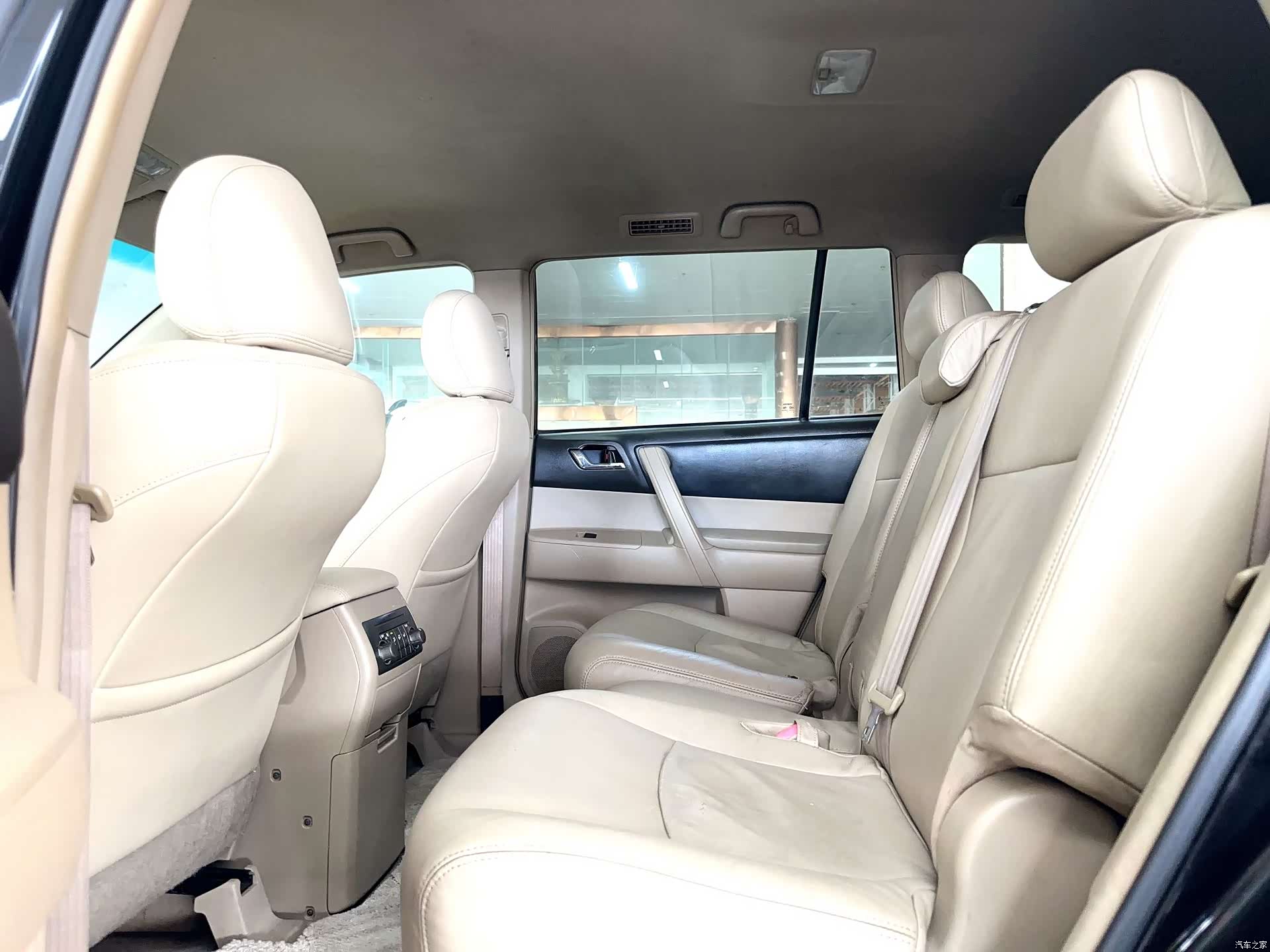 Toyota Highlander, 2011 10