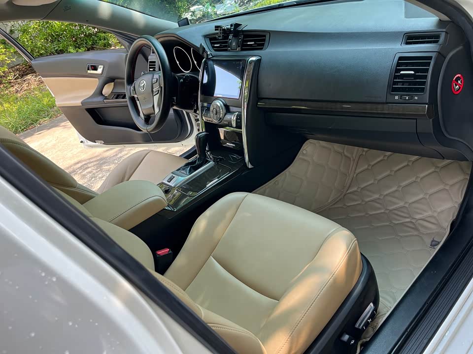 Toyota Reiz Toyota Reiz