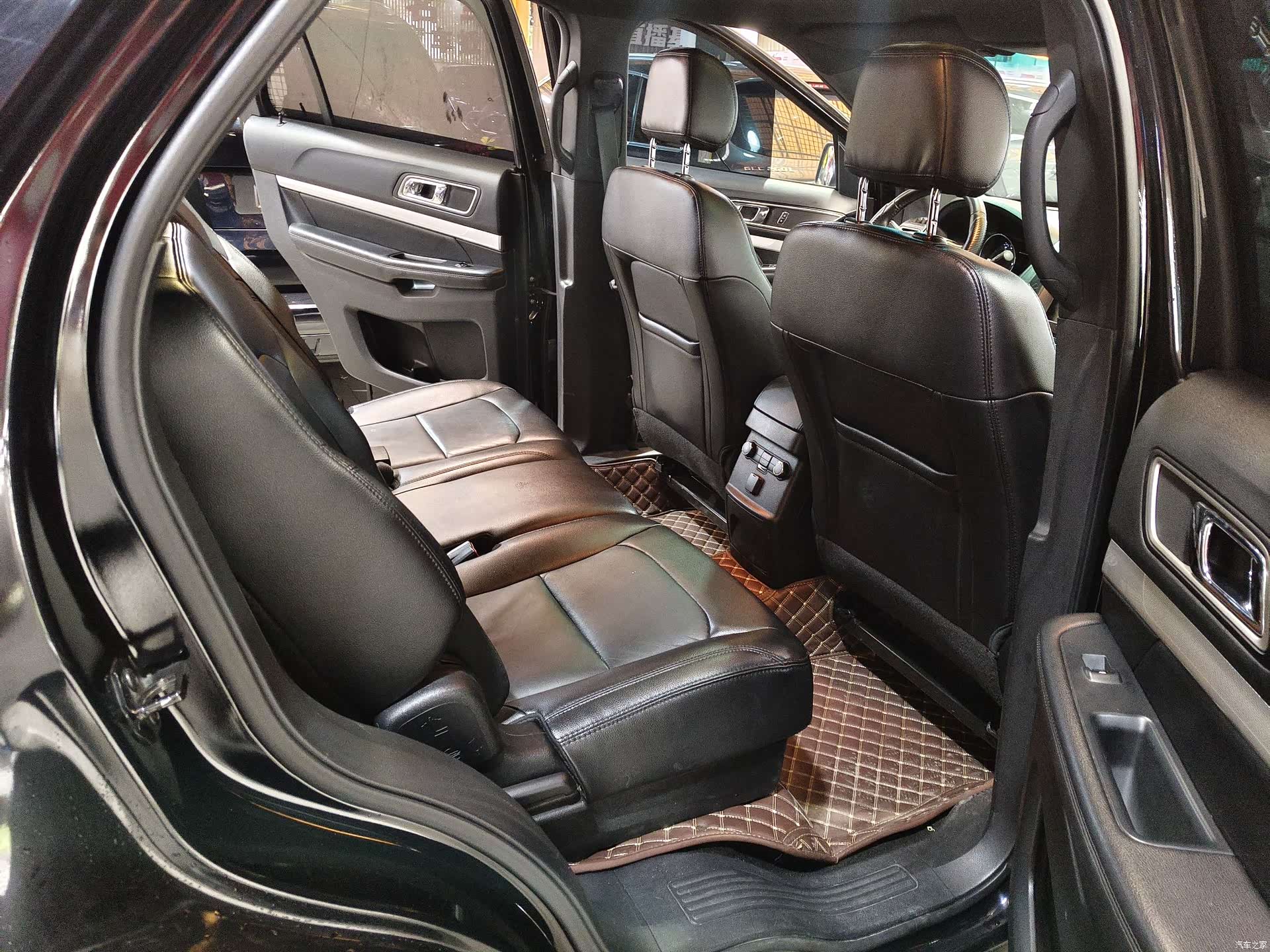 Ford Explorer, 2016 19