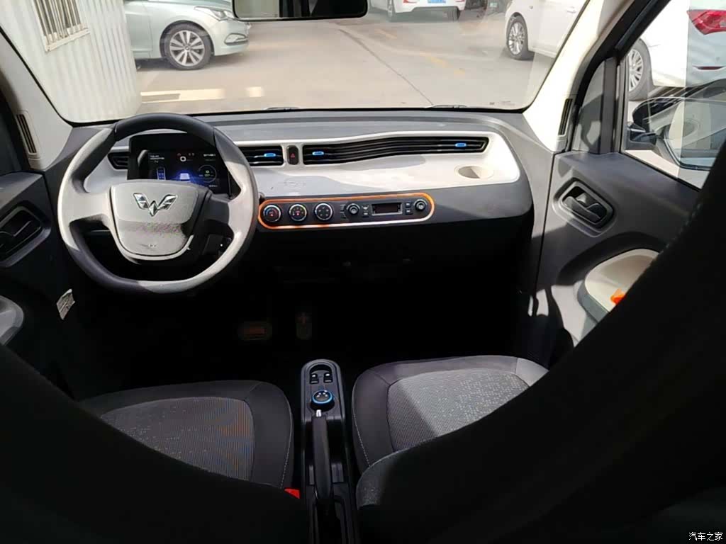 Wuling MINIEV, 2021 10