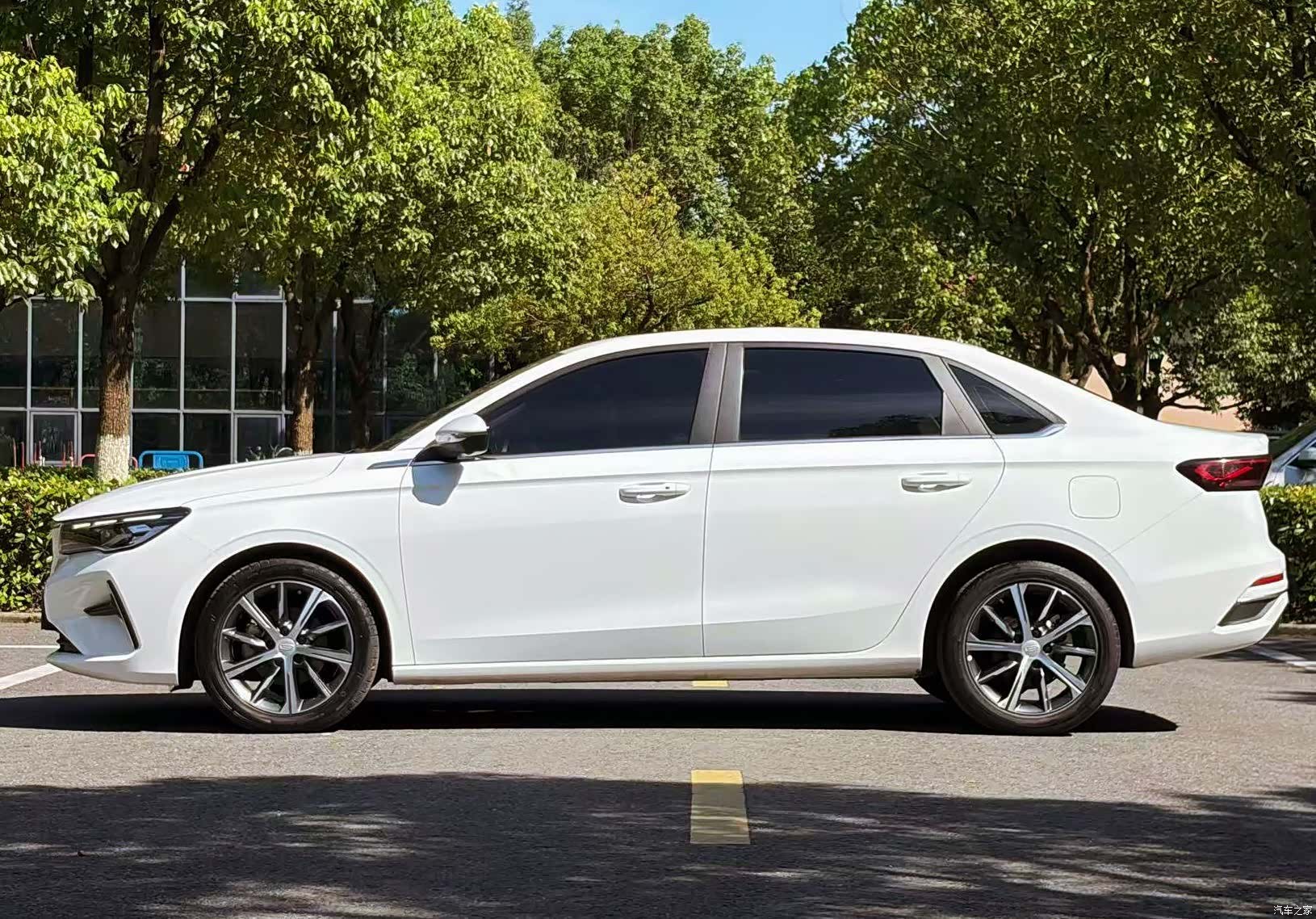 Geely Emgrand, 2022 8