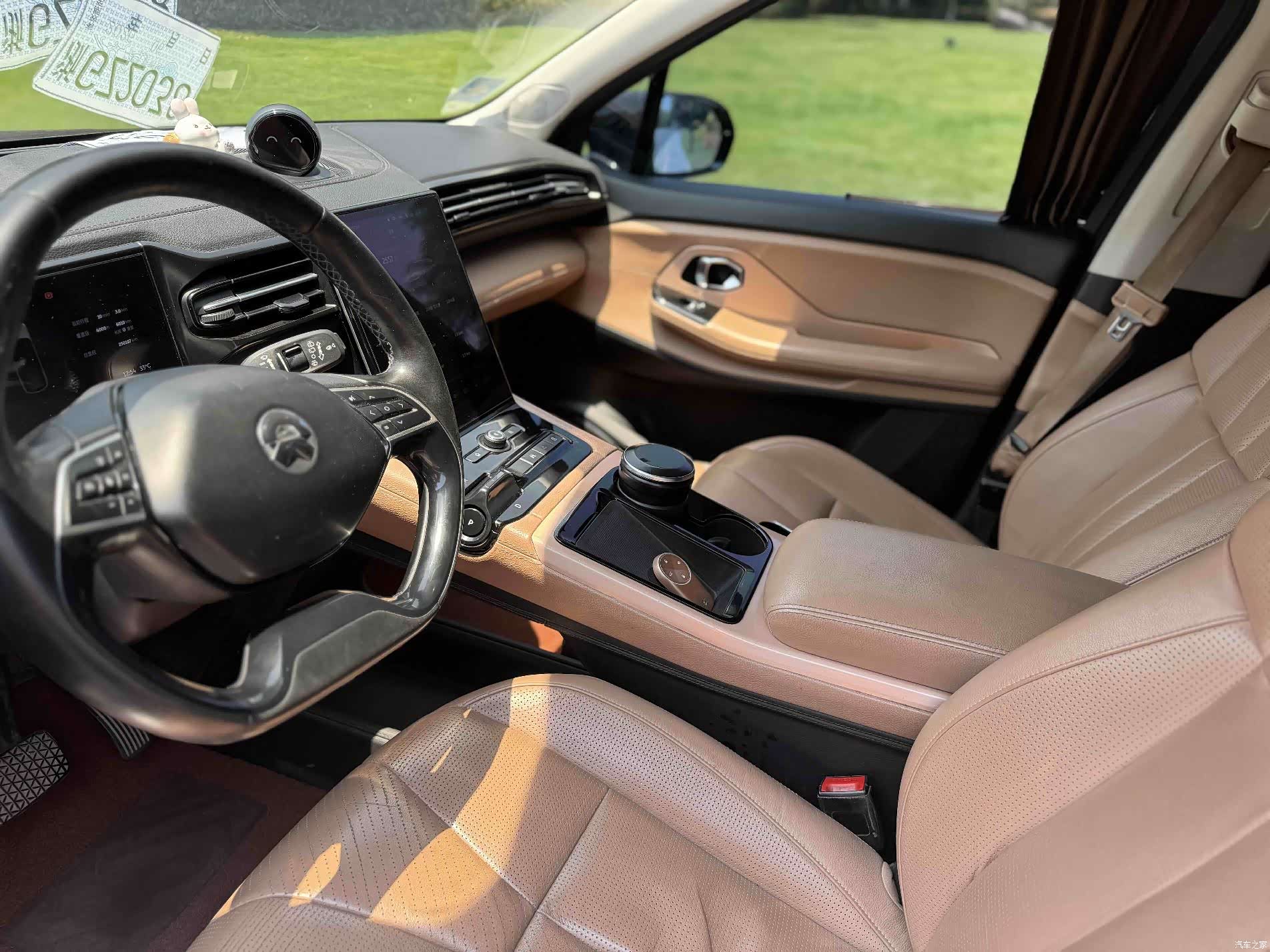 NIO ES8, 2019 13