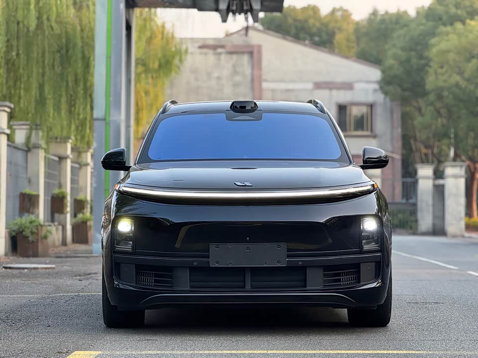 Li Auto Ideal L8