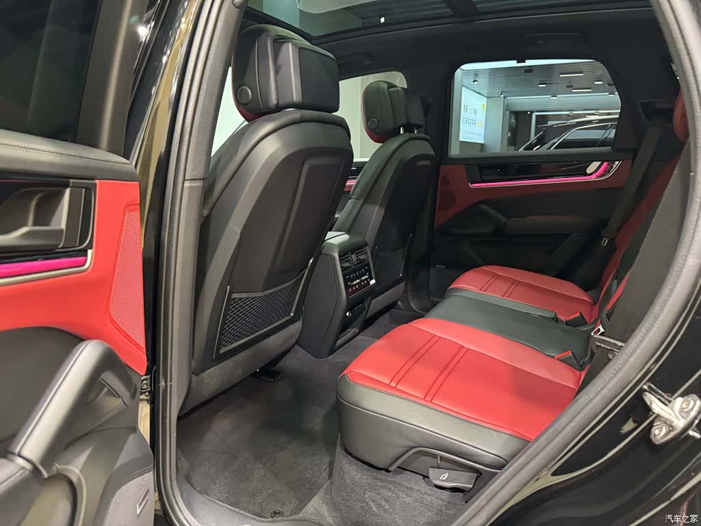 Porsche Cayenne, 2025 26