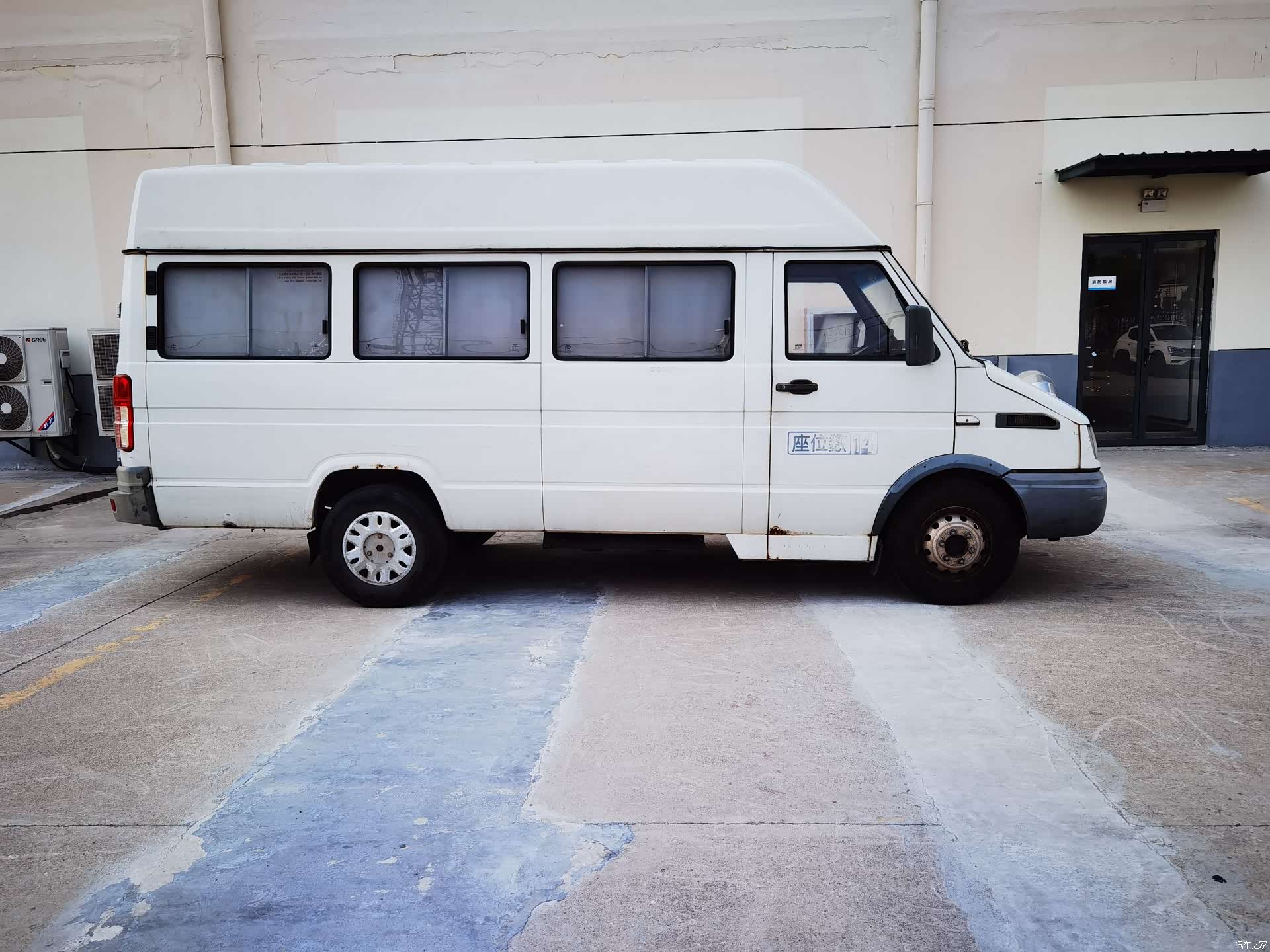 Iveco V40, 2013 11