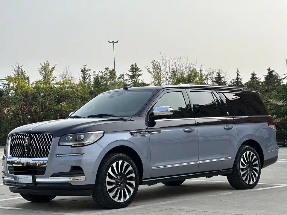 Lincoln Navigator
