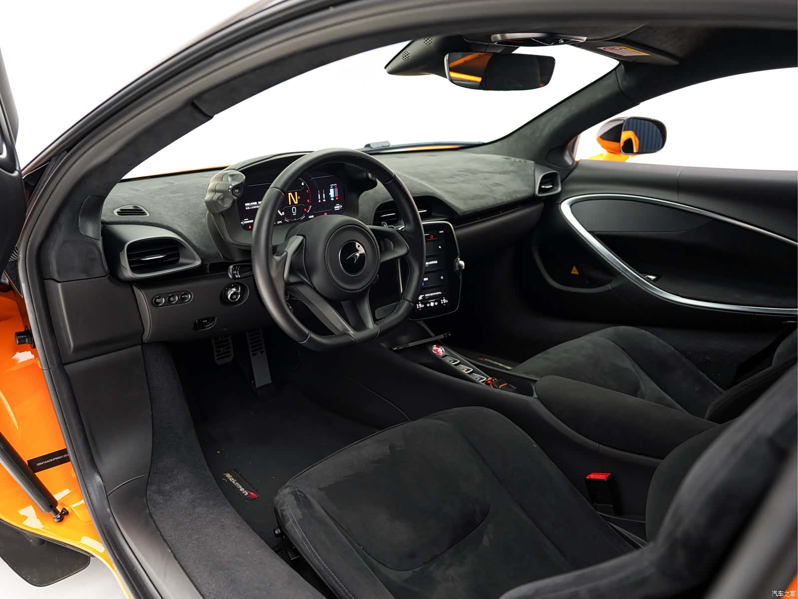 McLaren Artura, 2025 15