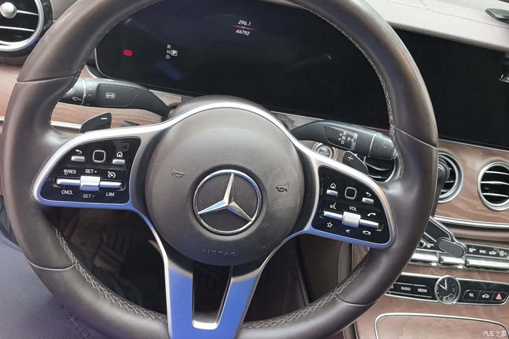 Mercedes-Benz E-Class, 2019 15