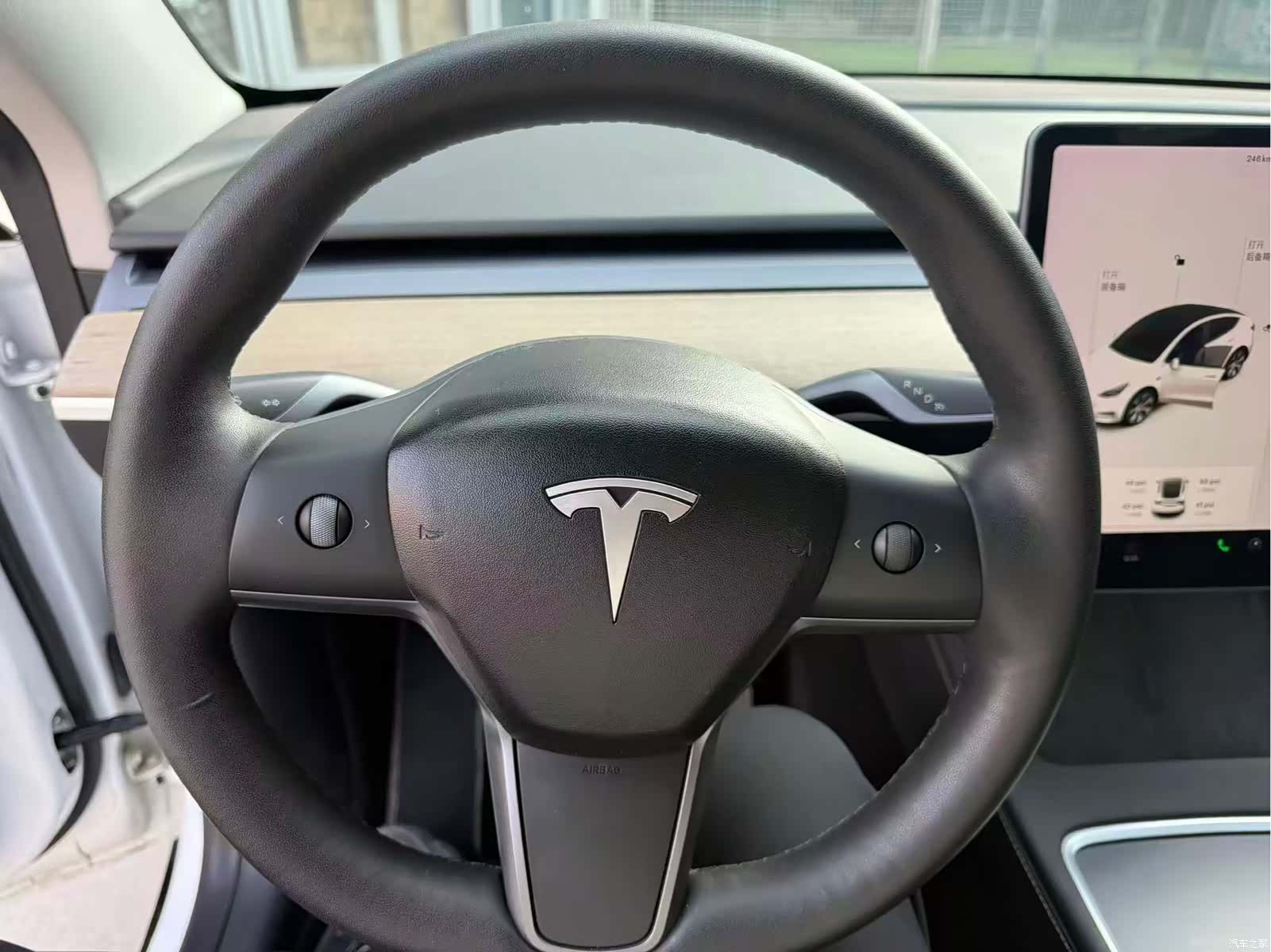 Tesla Model Y, 2021 10