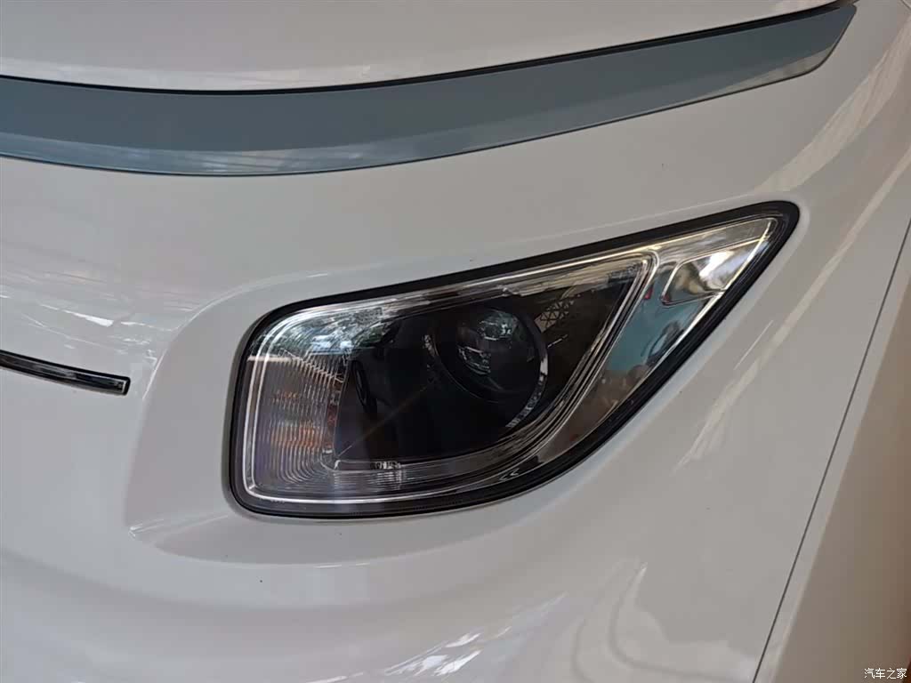 Wuling NanoEV, 2022 24