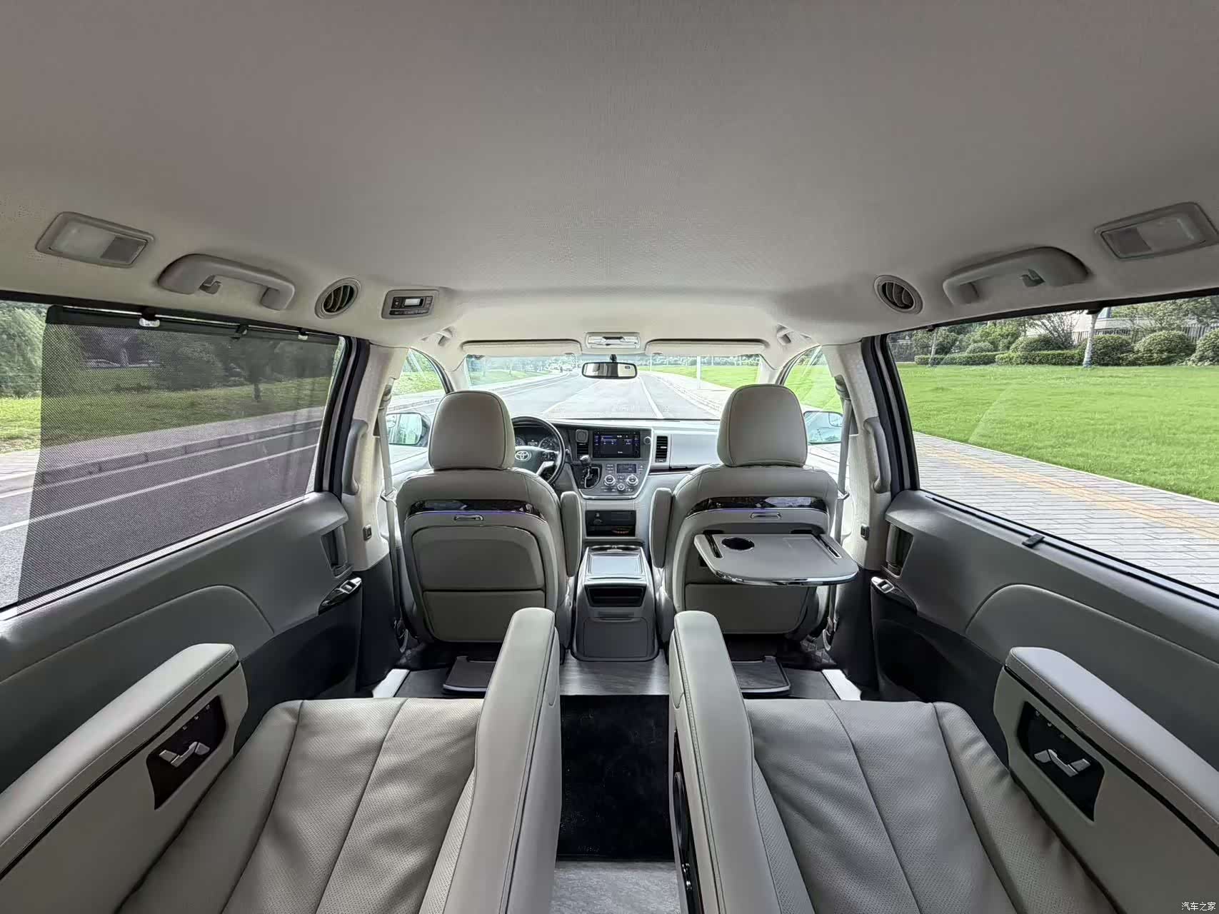 Toyota Sienna, 2017 11