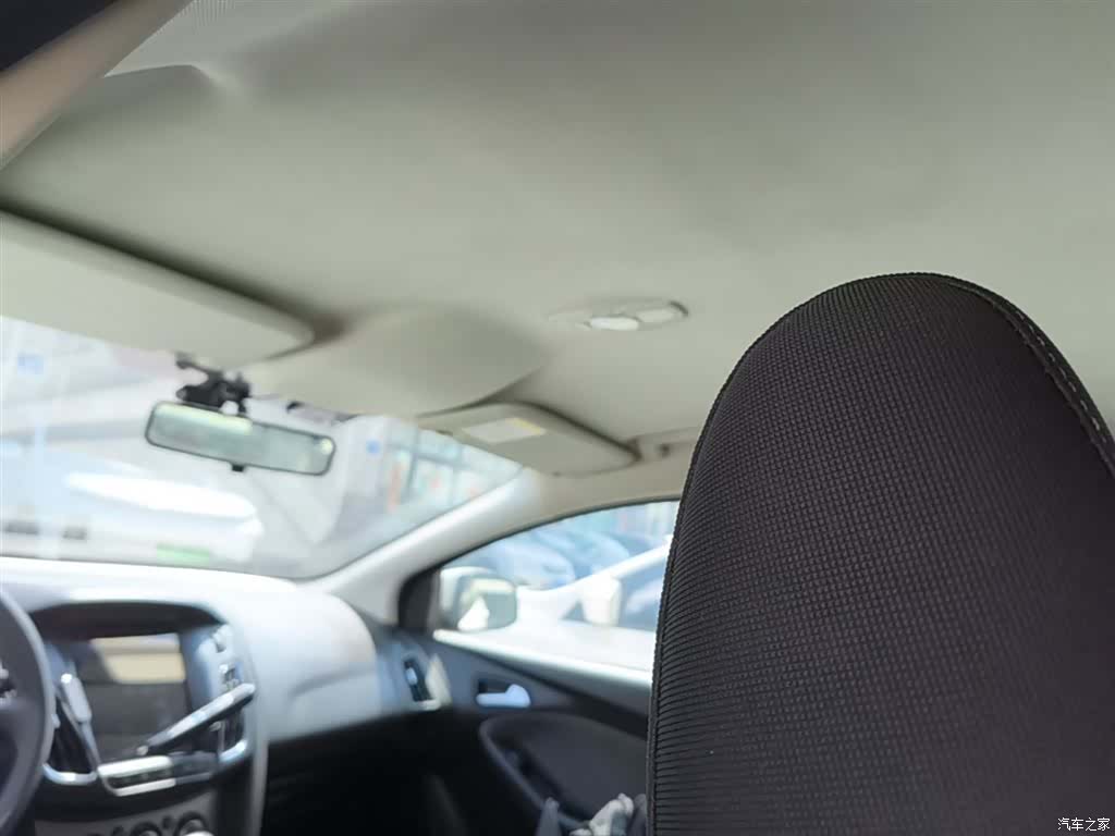 Ford Focus, 2014 18