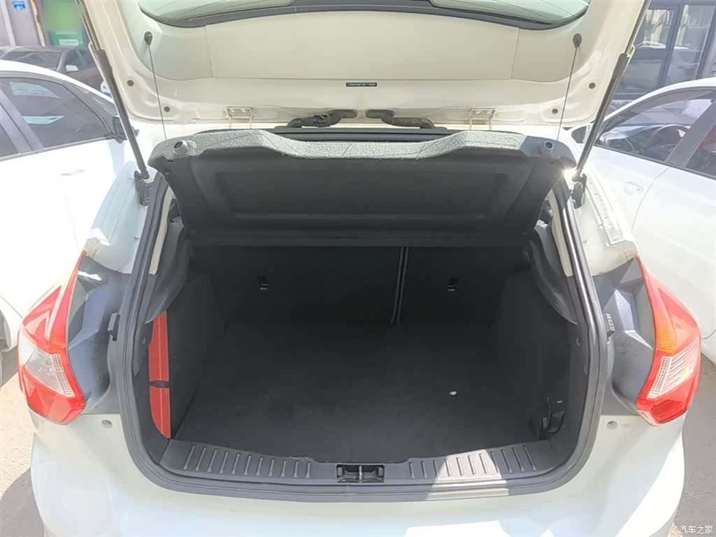 Ford Focus, 2014 19
