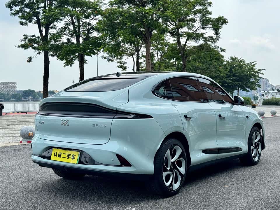 IM Motors Zhiji LS6 IM Motors Zhiji LS6