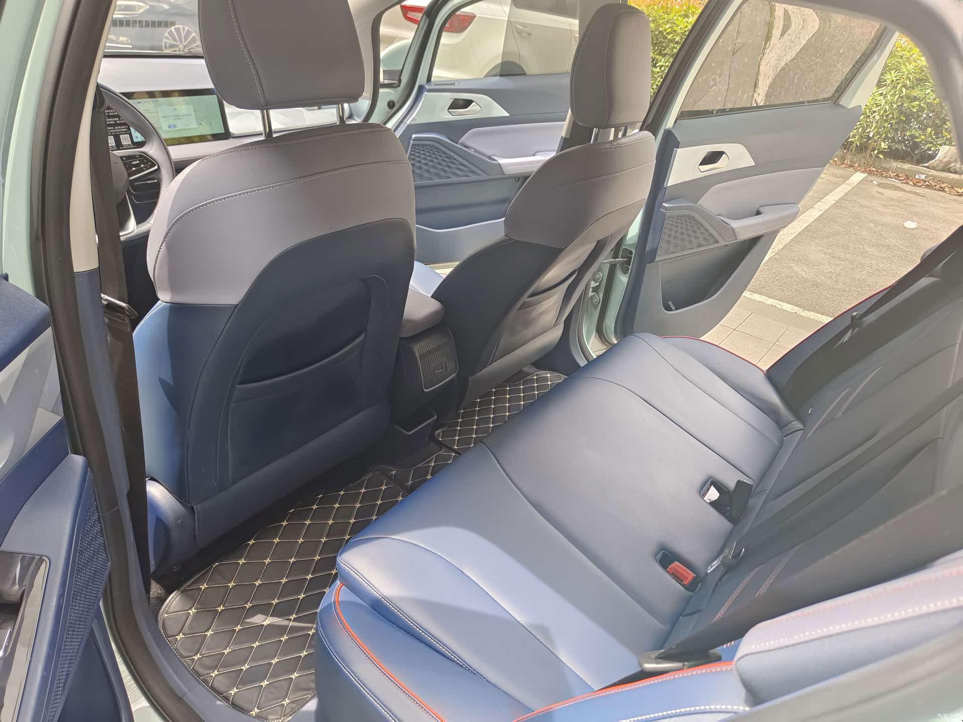 Geely E, 2023 10
