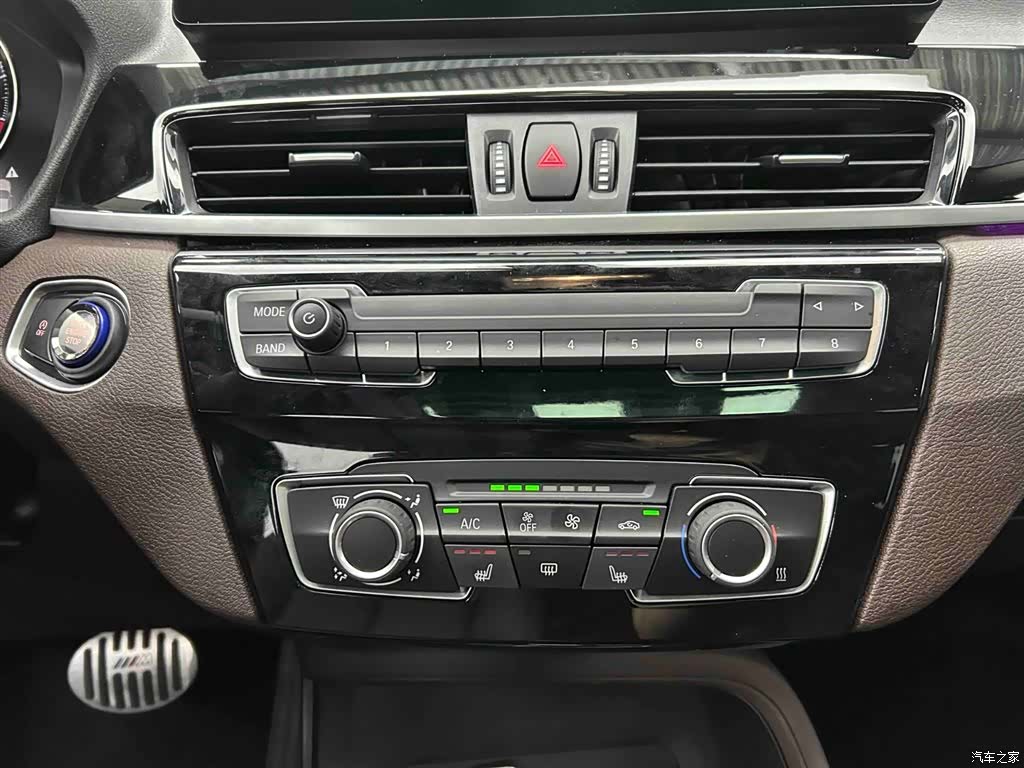 BMW X1, 2022 все фото