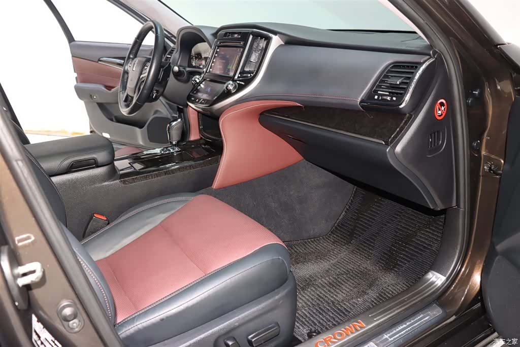 Toyota Crown, 2018 8