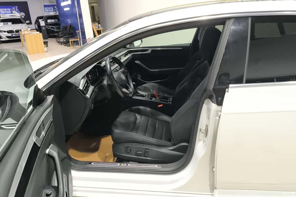 Volkswagen CC, 2021 9