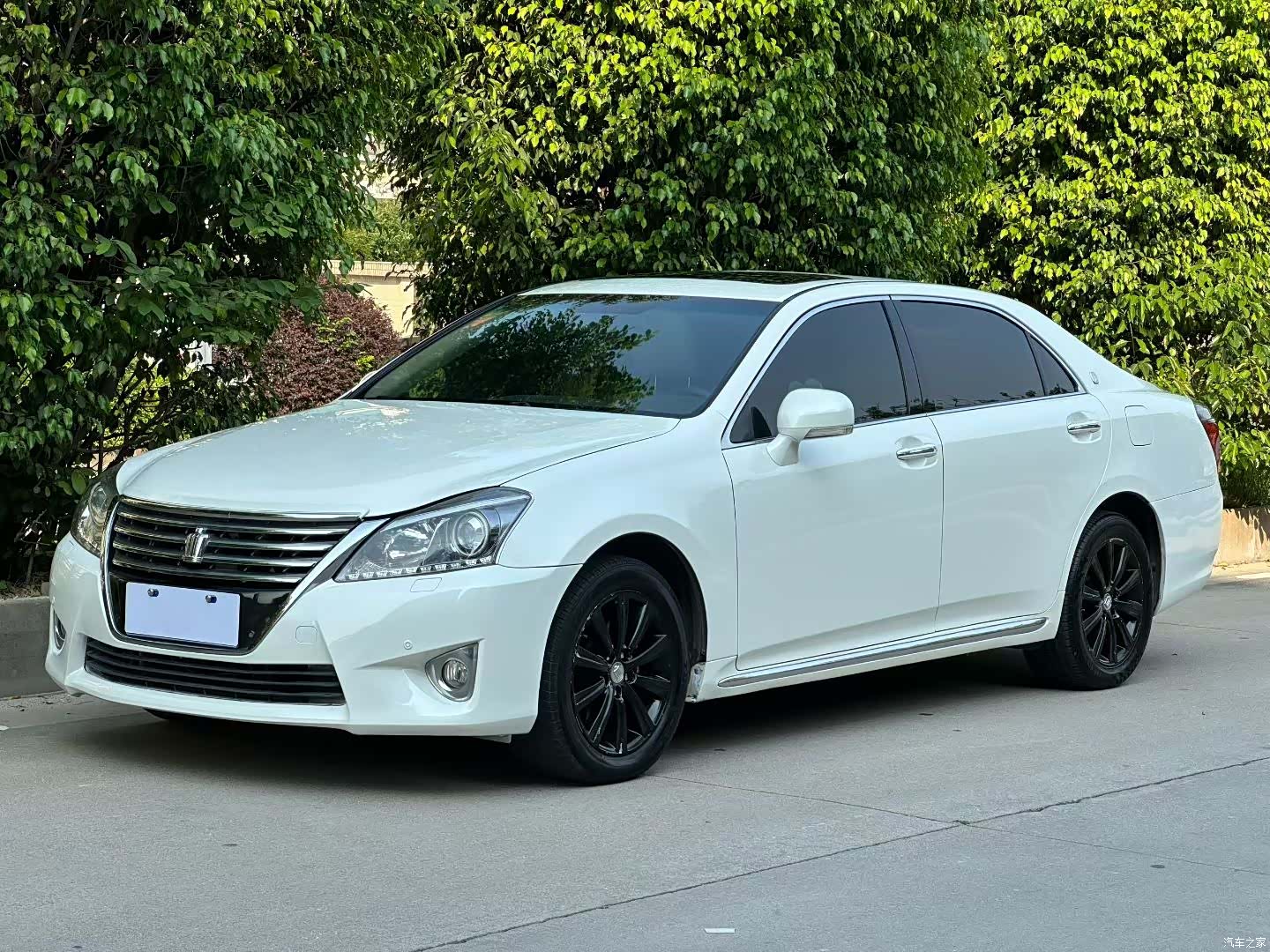 Toyota Crown, 2014 1